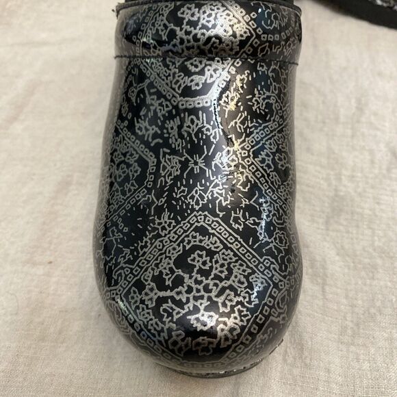 Dansko Women's Professional Metallic Floral Clog Size 39 Nursing US 8.5-9 - Picture 4 of 16